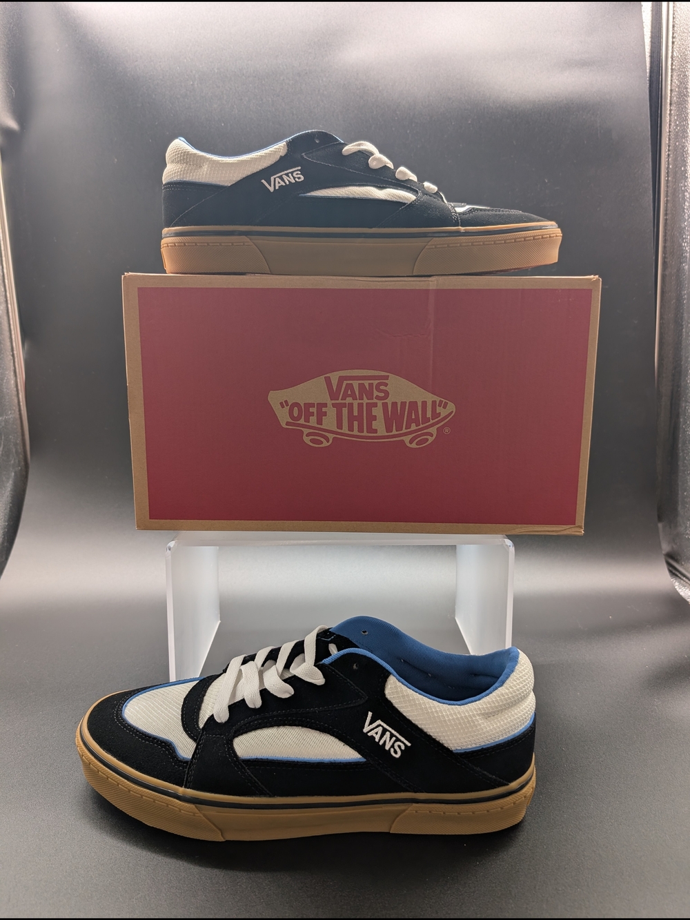 Vans Men's Black & White Low-Top Sneakers with Gum Sole